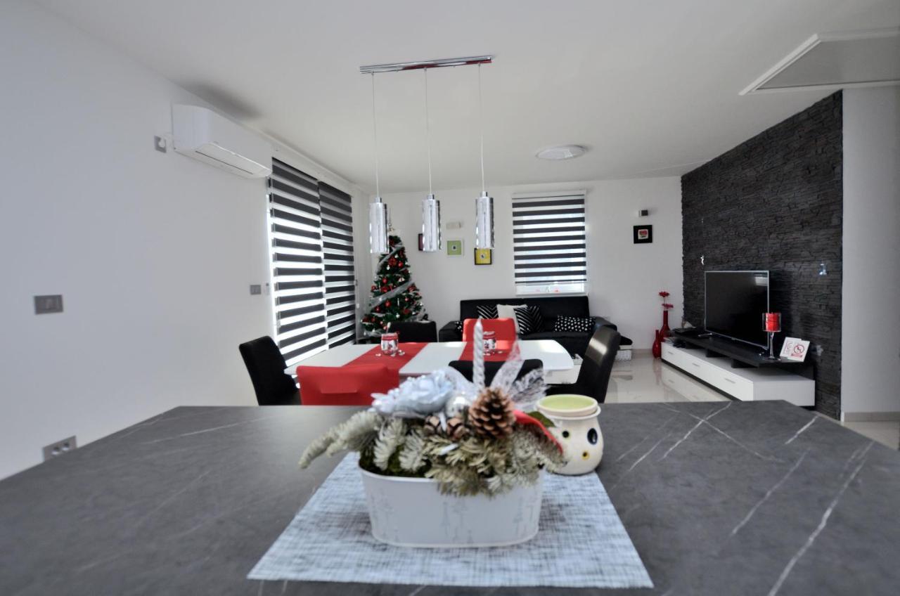Jurdani Apartments Golden Hour מראה חיצוני תמונה