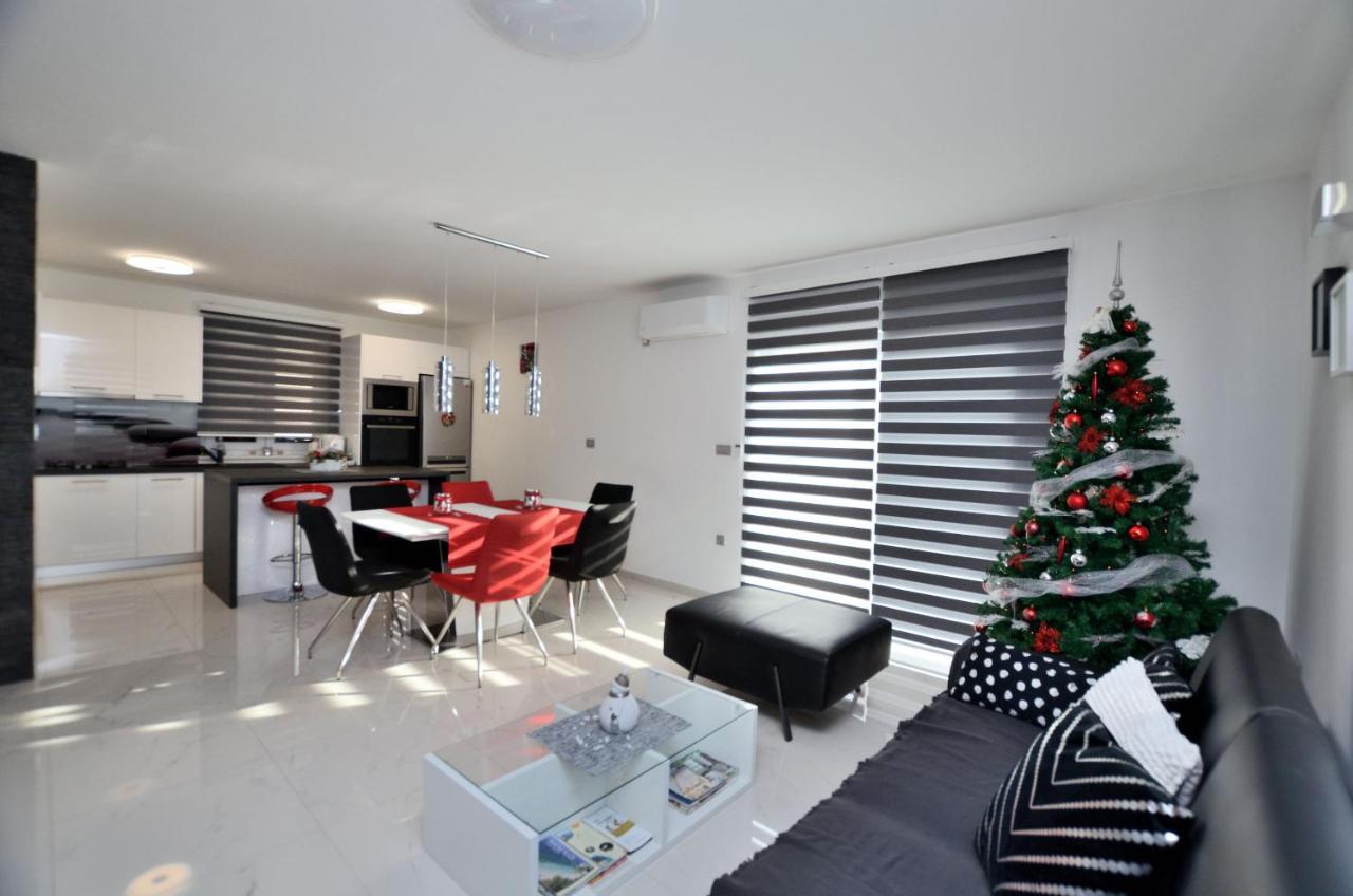 Jurdani Apartments Golden Hour מראה חיצוני תמונה