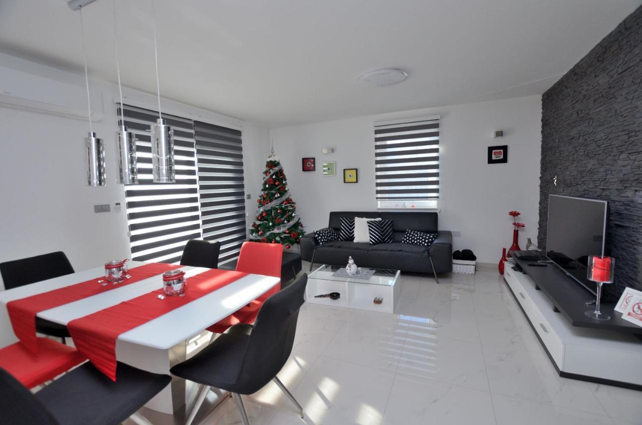 Jurdani Apartments Golden Hour מראה חיצוני תמונה