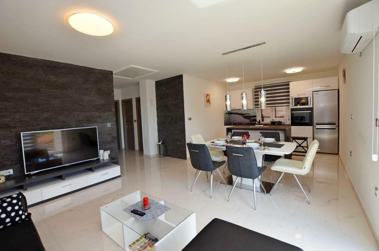 Jurdani Apartments Golden Hour מראה חיצוני תמונה