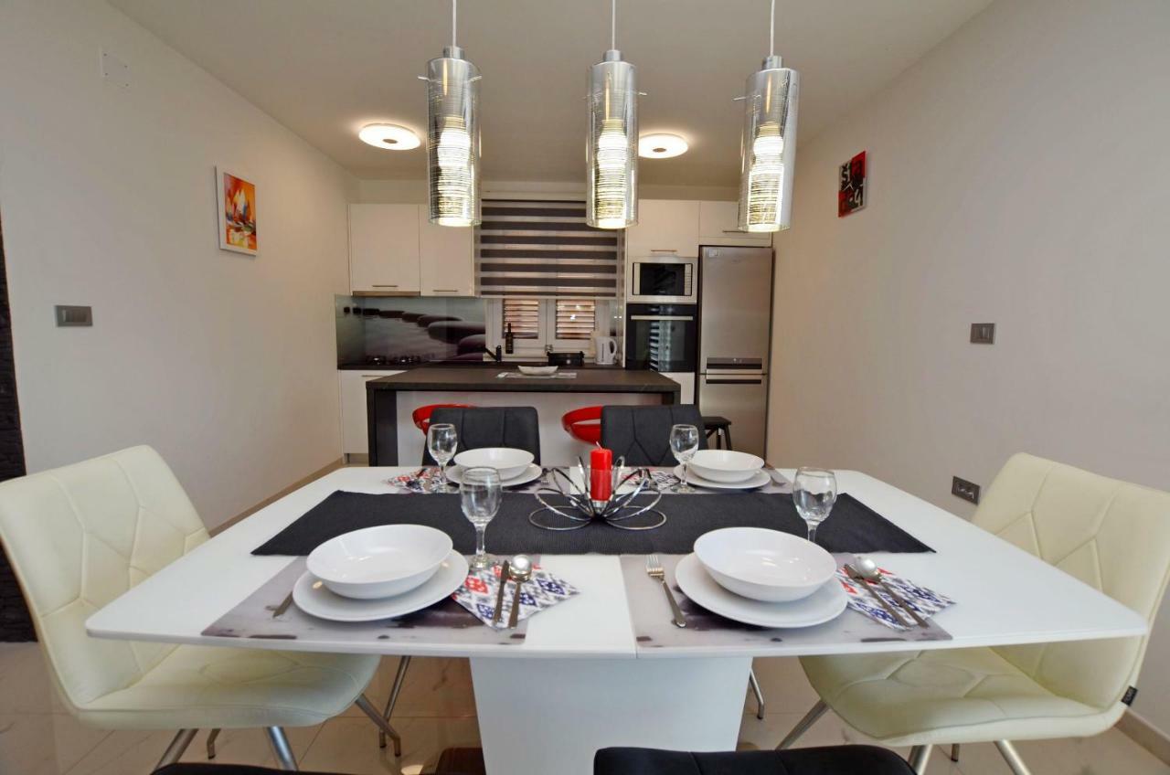 Jurdani Apartments Golden Hour מראה חיצוני תמונה