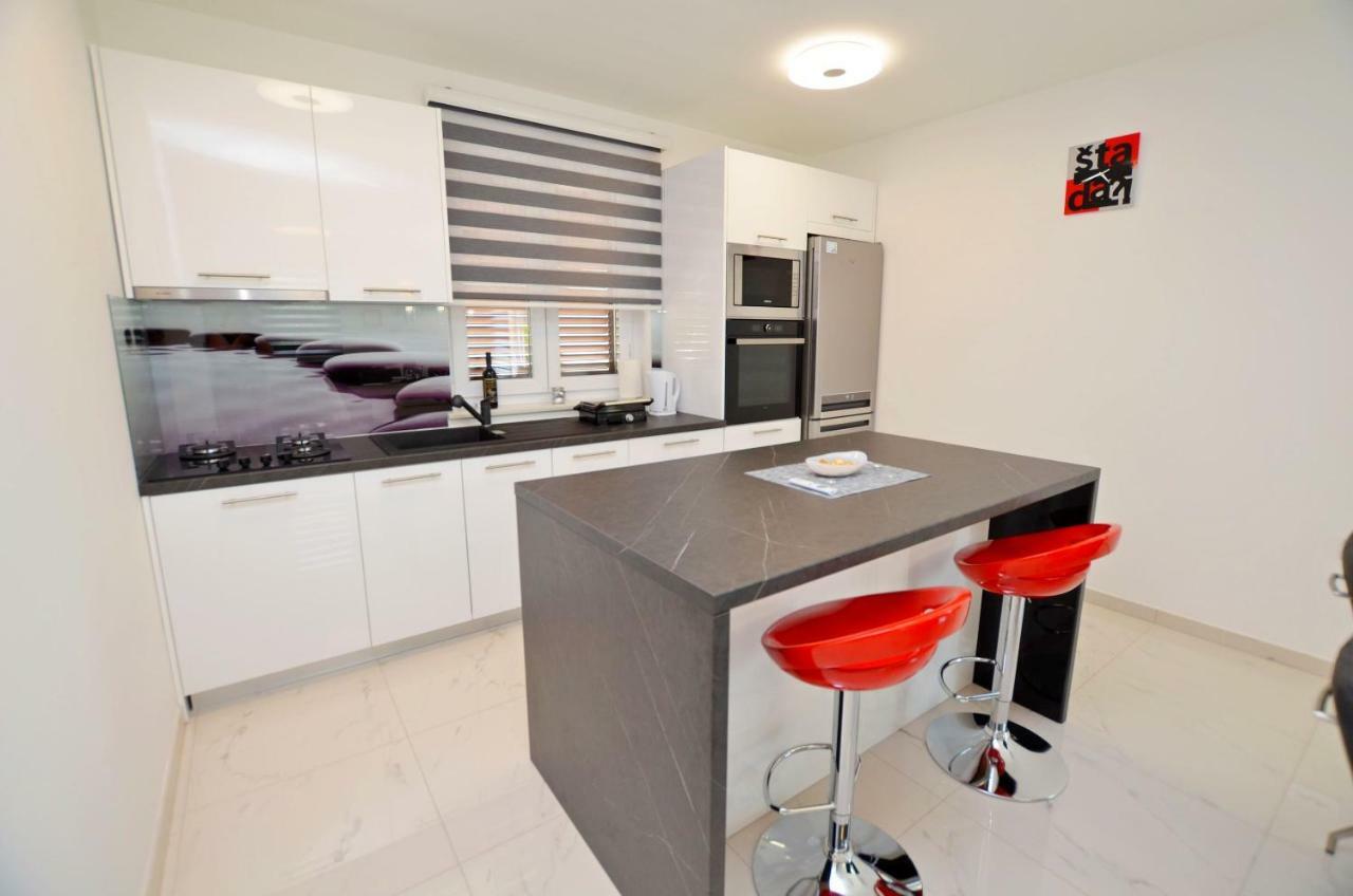 Jurdani Apartments Golden Hour מראה חיצוני תמונה