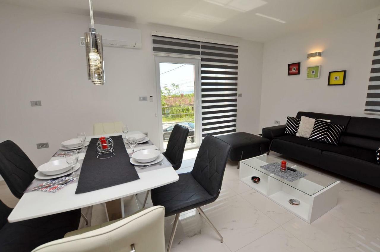 Jurdani Apartments Golden Hour מראה חיצוני תמונה