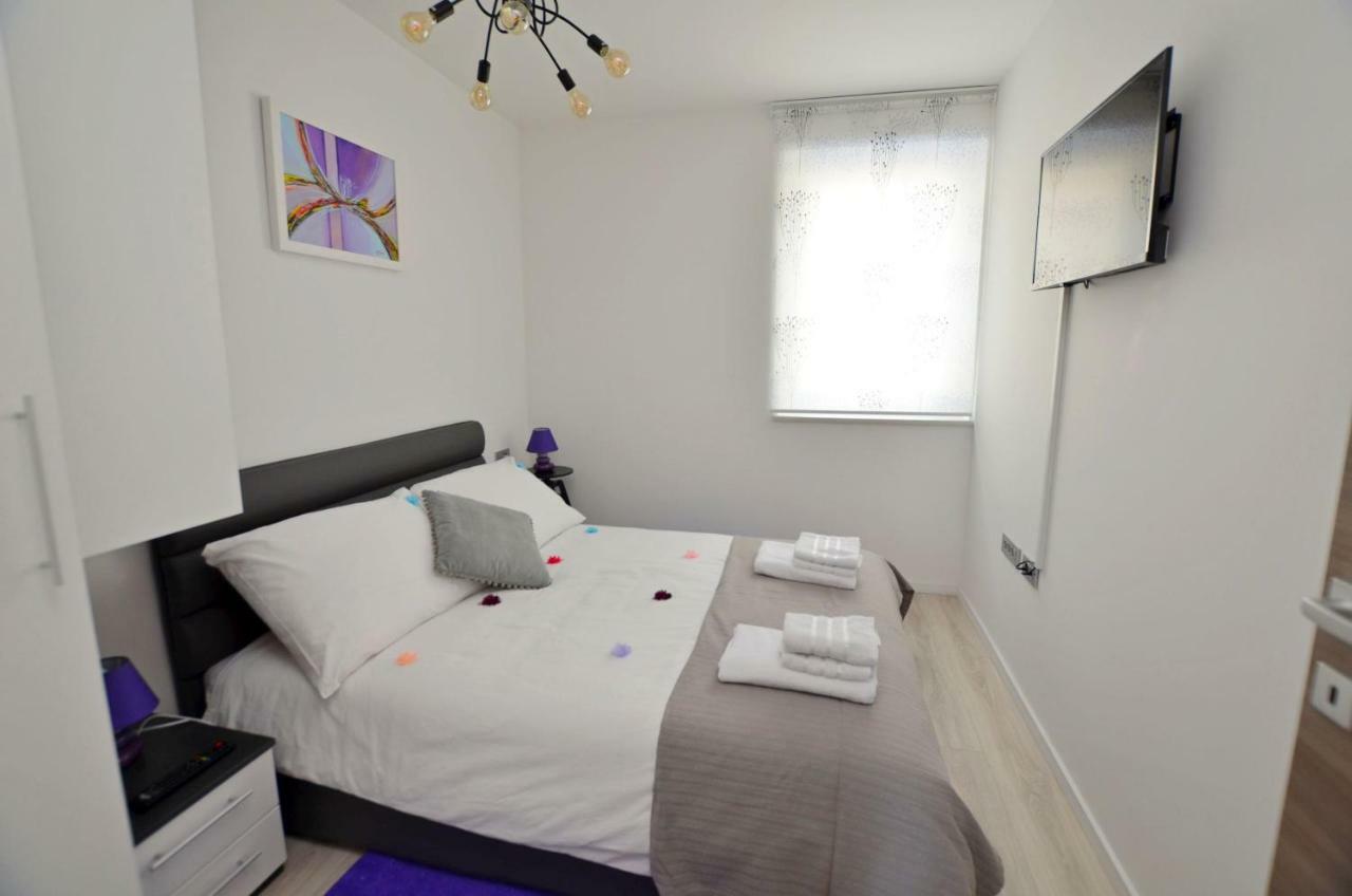 Jurdani Apartments Golden Hour מראה חיצוני תמונה